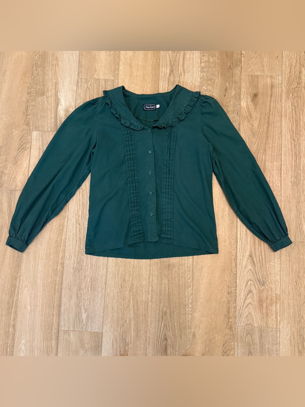 Women’s Vintage Dark Green Long-Sleeve Button Front Pleated Top w/ large Collar